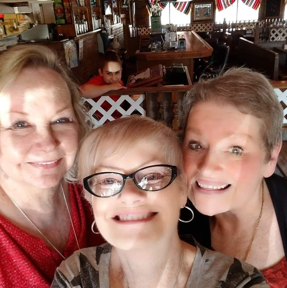 Meet your Posher, Shirlee - Picture 1 of 1